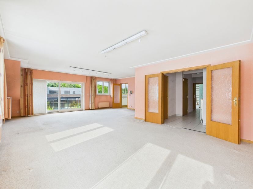 Penthouse met 244 m² woonoppervlakte in het centrum van de stad met 2 garages!