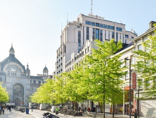                                         Bureaux à louer à Antwerpen, € 6.110,42
