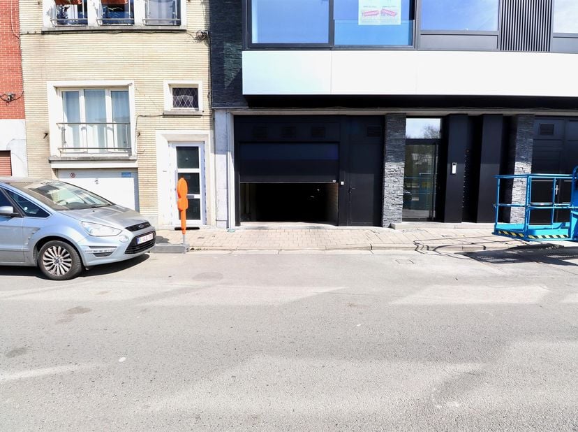 Ondergrondse autostaanplaats te koop in Gent. <br />
Gelegen op een gunstige locatie: aan de Coupure en op wandelafstand van het Rabot en het centrum