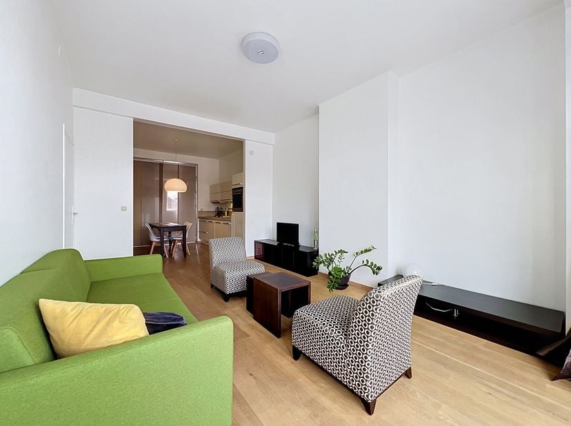 Tel: 0456 74 10 88 / E-mail: afonso.vpm@weinvest.be<br />
We Invest biedt u exclusief dit prachtige gemeubelde appartement aan, ideaal gelegen vlak bi