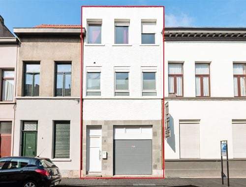                                         Bel-étage à vendre à Antwerpen, € 239.000
