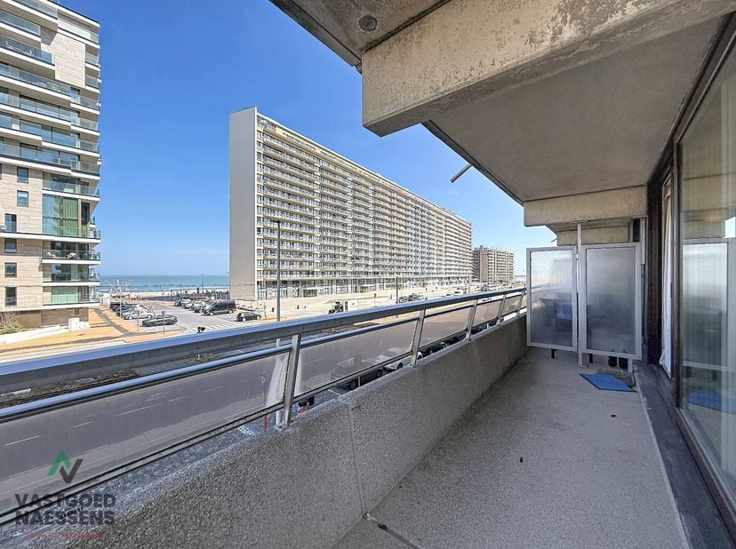 Appartement te koop in Koningin Astridlaan 18 - / bus D2,
                    8400 Oostende