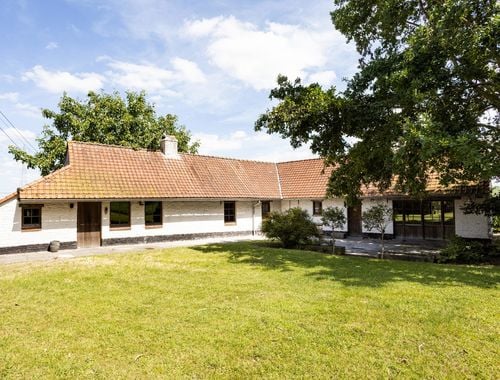                                         Hoeve te koop in Anzegem, € 585.000
