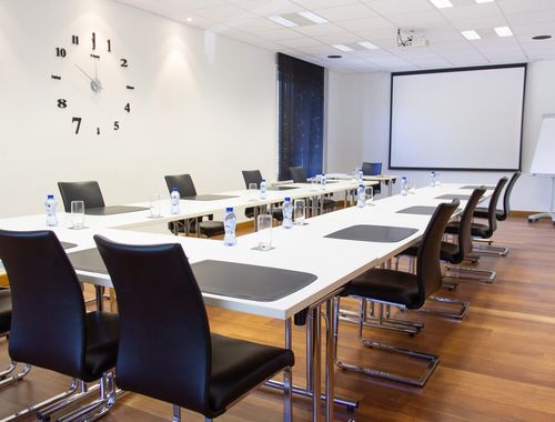                                         Espace de bureaux à louer à Melle, € 1.485
