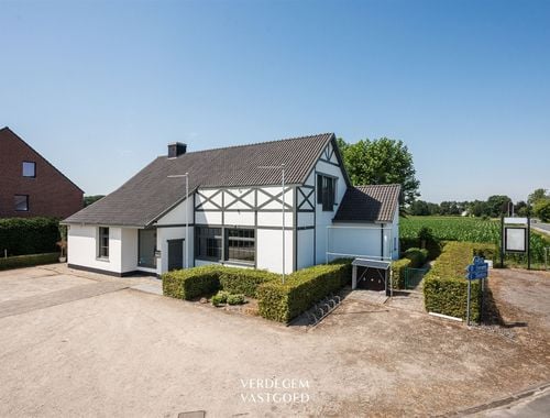                                         Complexe de bureaux à vendre à Lembeke, € 645.000
