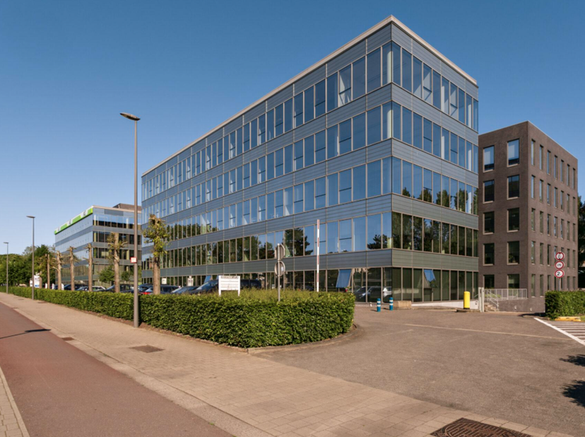 Bien professionnel à louer à Berchemstadionstraat 72,
                    2600 Berchem