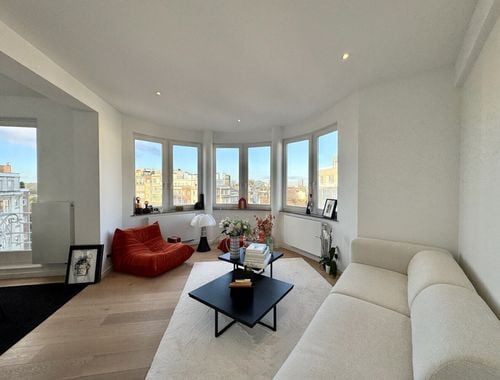                                         Appartement à louer à Ixelles, € 1.350
