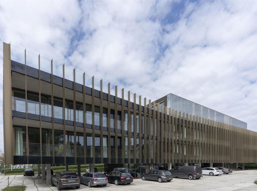 Bien professionnel à louer
                    à 8500 Kortrijk