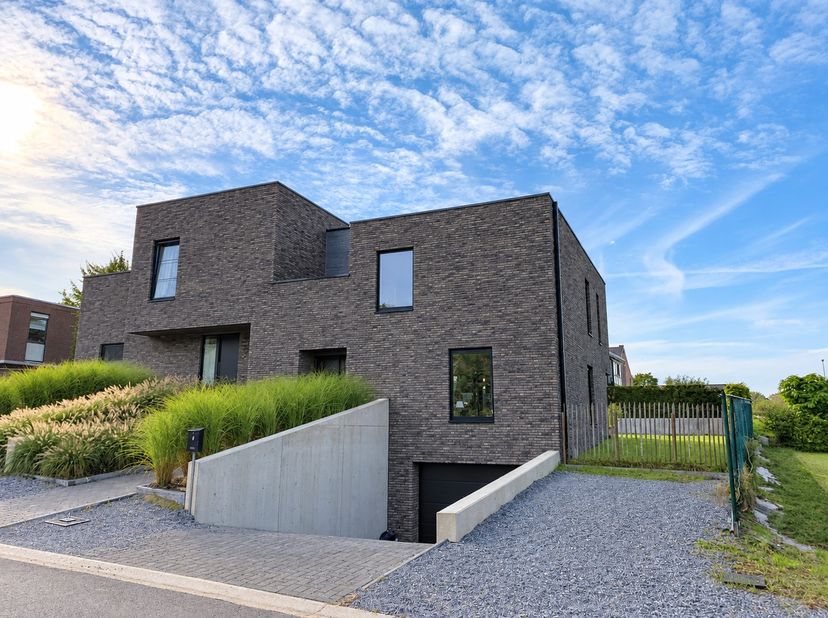 Huis te huur in Dornerstationsstraat 6,
                    3680 Maaseik
