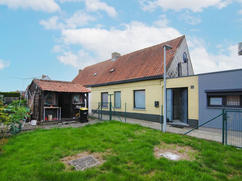 Huis te koop in Vuilputstraat 14,
                    8760 Meulebeke