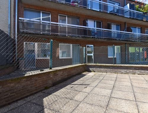                                         Gelijkvloers app. te huur in Sint-Pieters-Leeuw, € 800

