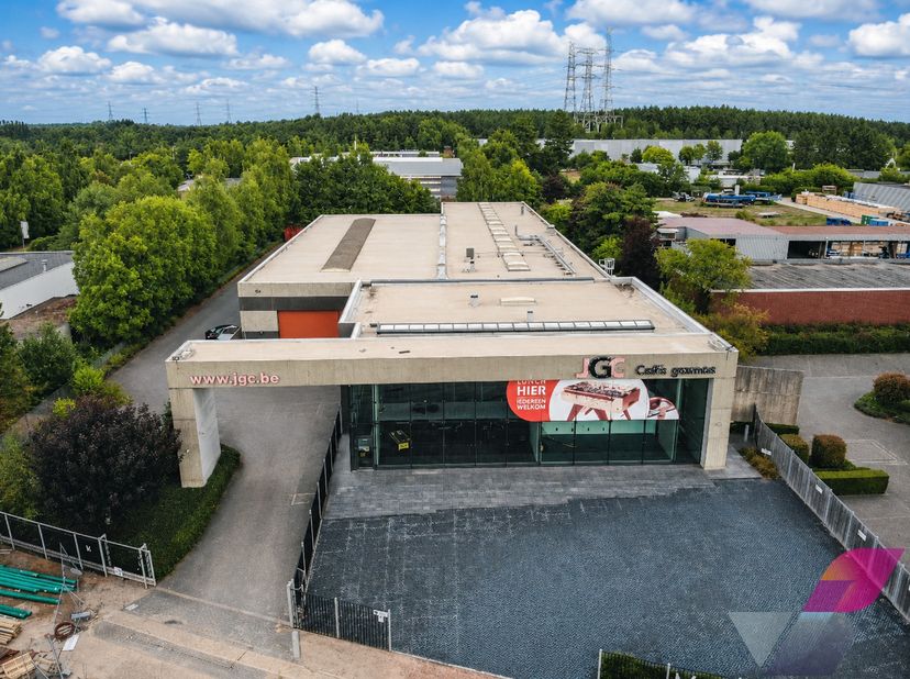Bedrijfsvastgoed te huur in Oosterring 27,
                    3600 Genk