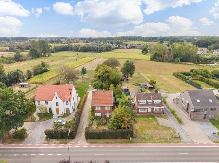Huis te koop in Steenweg 147,
                    3590 Diepenbeek