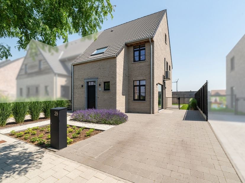 Droom je van rustig wonen in een groene omgeving, zonder in te boeten op comfort en bereikbaarheid? Dan is deze prachtige, instapklare woning precies