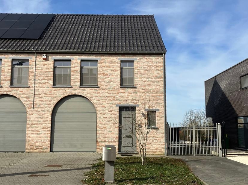 Maison à louer à De Kluis 11,
                    3221 Nieuwrode