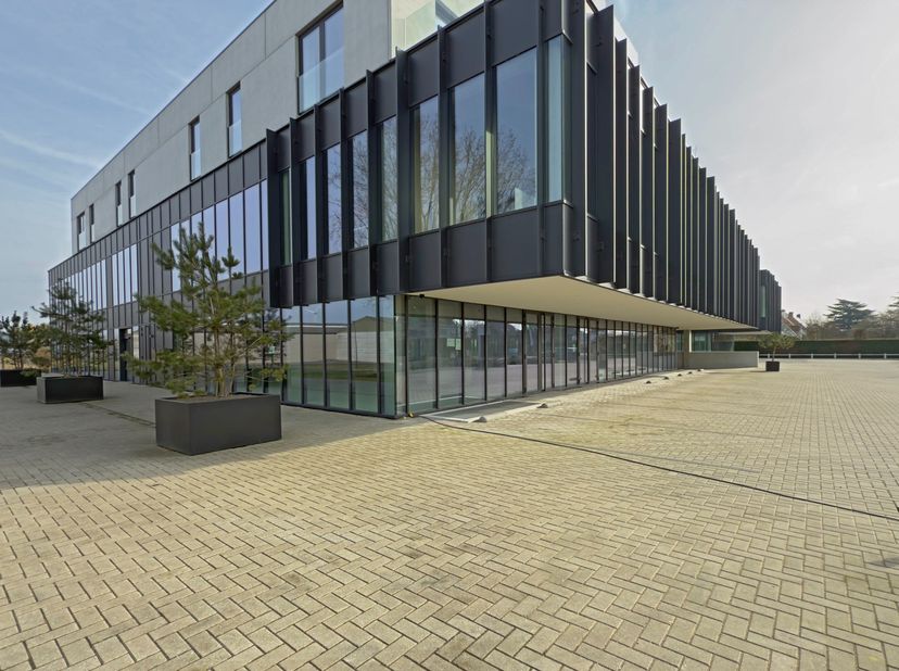 Bien professionnel à vendre
                    à 8790 Waregem