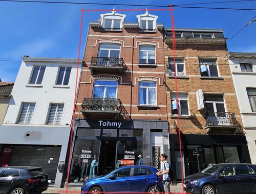                                         Commerce à vendre à Uccle, € 320.000
