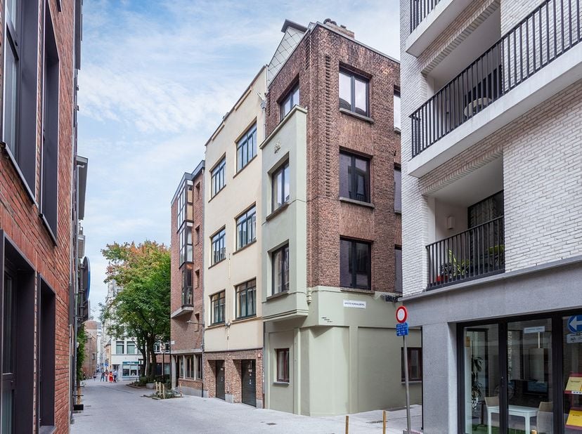 Appartement te koop in Lange Doornikstraat 15,
                    2000 Antwerpen