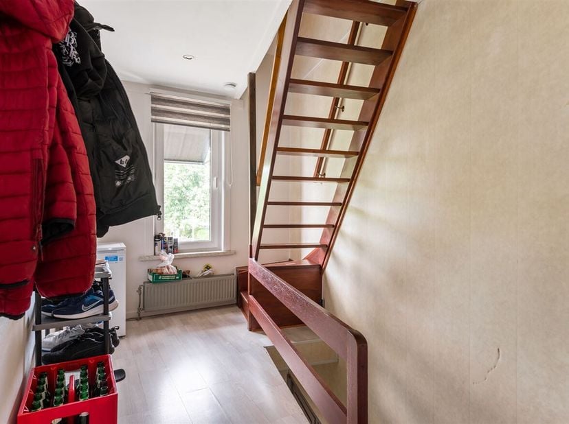 Handelspand met woonst in Ekeren<br />
Ligging: Gelegen in het gezellige Schoonbroek, vlakbij het centrum van Ekeren, openbaar vervoer, invalswegen,..