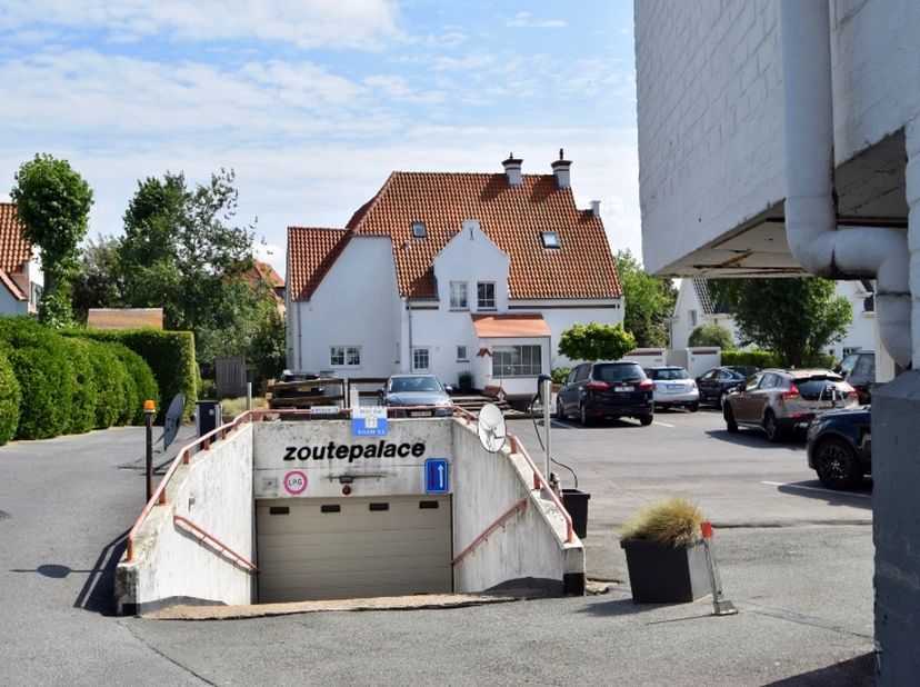 Garage à vendre à Albertplein 20A boîte 43,
                    8300 Knokke