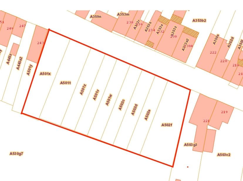 Ce projet de terrain se compose de 9 parcelles d'une superficie totale de 2 423 m². Situé dans le Plan Communal d'Implémentation Spatiale (P.C.I.S. n°