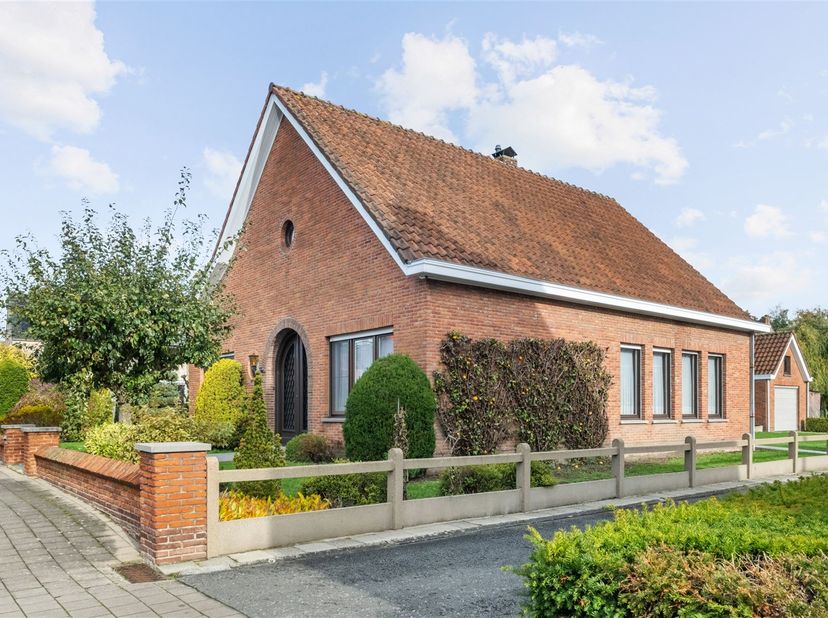 Huis te koop in Leiseleveld 9,
                    8200 Sint-Michiels