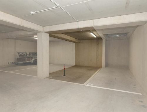                                         Place de stationnement à louer à Hoeselt, € 50
