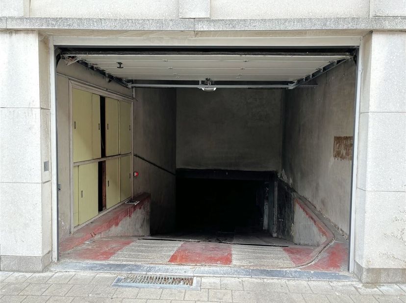 Ondergrondse autostaanplaats PB9 te Turnhout. <br />
De autostaanplaats is afgesloten en is enkel te bereiken via een automatische poort. Deze autosta