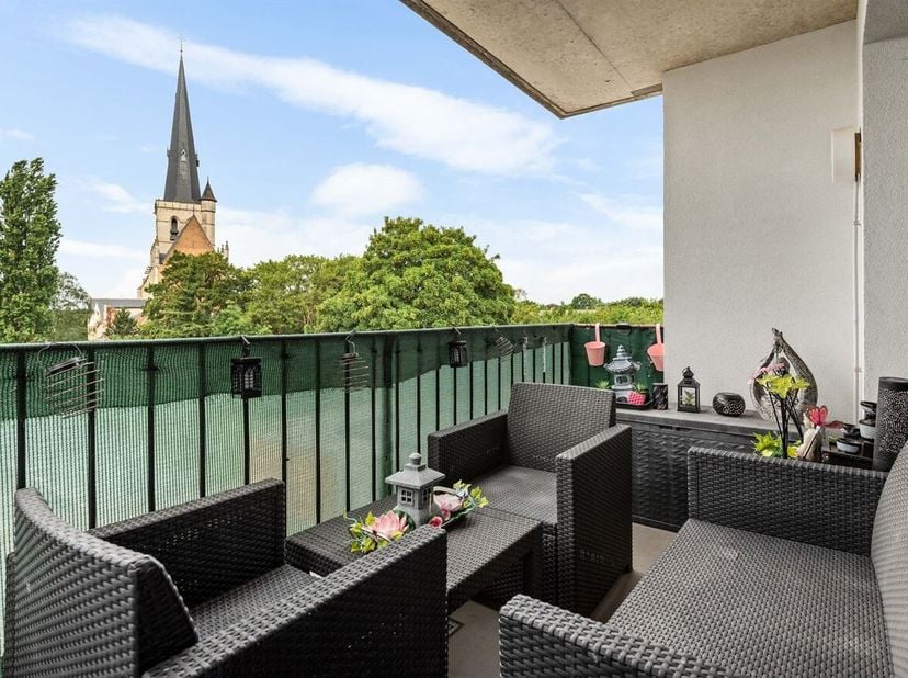 Uniek appartement met twee slaapkamers en parking in het centrum van Herentals. <br />
Dit appartement maakt deel uit van een kleinschalig project uit