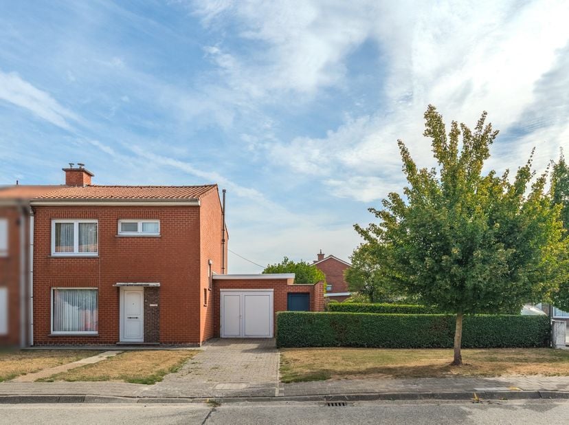 Huis te koop in Leeuwerikstraat 2,
                    8800 Roeselare