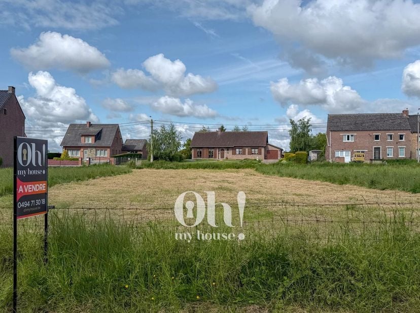Oh my House vous présente ce magnifique terrain à bâtir de 10 ares situé au cur du charmant village de Merdorp.<br />
Un lieu qui, dès les premiers in