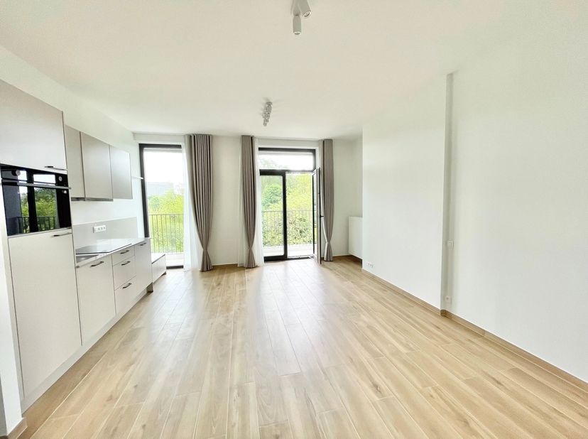 Bien présenté par Alexandra Dewitte: alexandra.dewitte@victoire.be<br />
Victoire Junot vous propose  ce magnifique appartement studio neuf au sein du