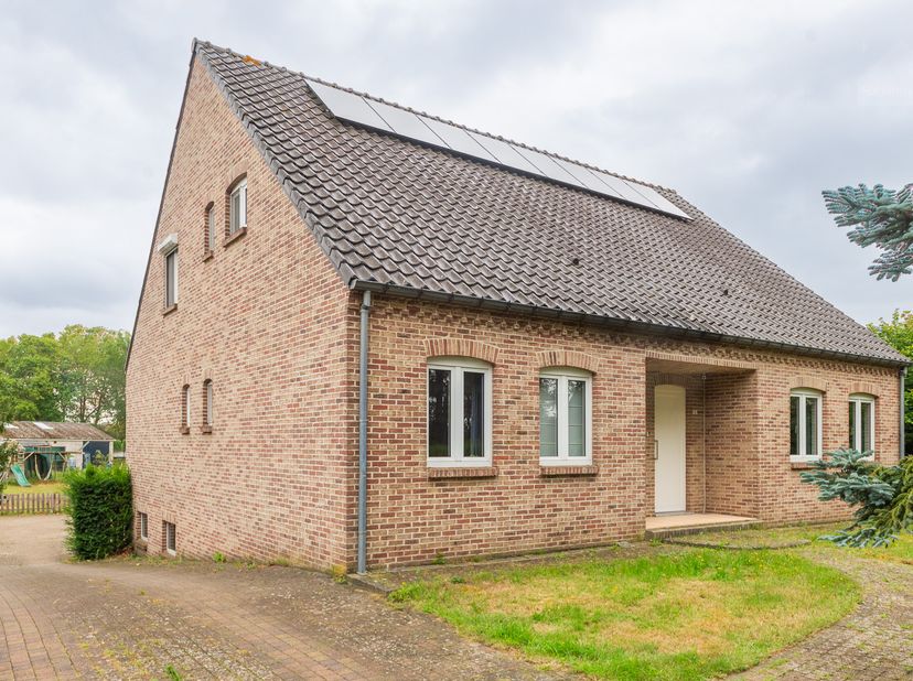 Huis te koop in Sparrenweg 152,
                    3980 Tessenderlo