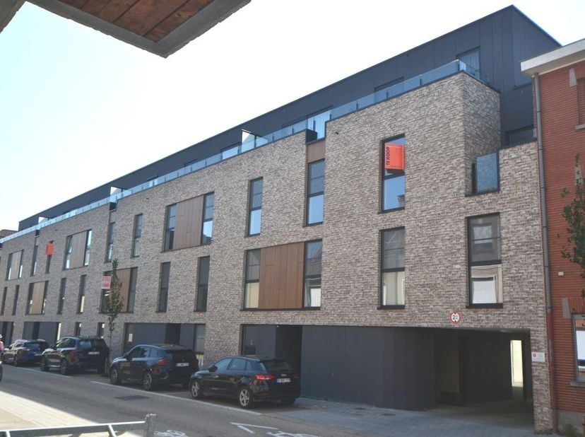 Prachtig nieuwbouw appartement in centrum Maldegem, eerste bewoning, gelegen op het bovenste verdiep<br />
vanuit de living geniet u dankzij de lange