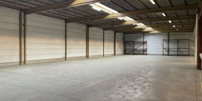 Bedrijfsvastgoed te huur in Hoogstraat 114, 8780 Oostrozebeke