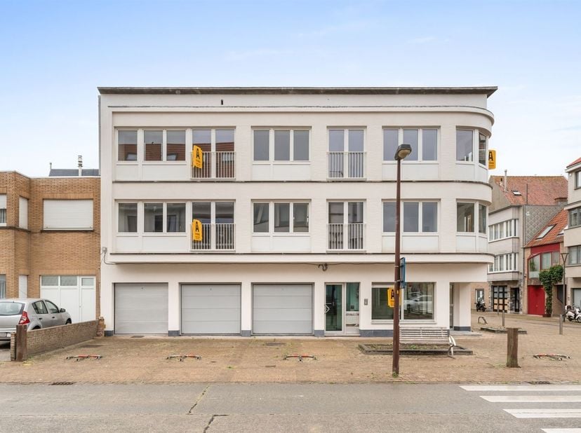 Instapklaar appartement met hoogwaardige afwerking<br />
<br />
Dit volledig vernieuwde appartement combineert comfort, stijl en een uitstekende liggi