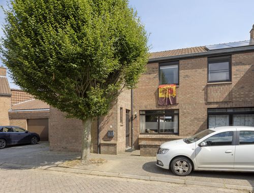                                         Eengezinswoning te koop in Sint-Pieters-Leeuw, € 315.000
