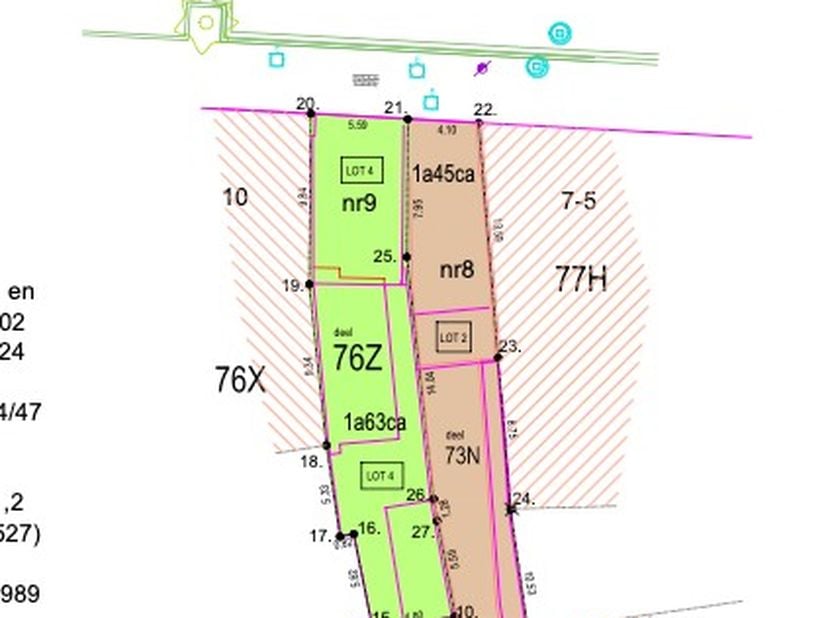 <br />
In het centrum van Hoeselt bieden wij twee te renoveren panden aan, gelegen aan de Dorpstraat 8 en 9.<br />
Het geheel biedt een interessante o