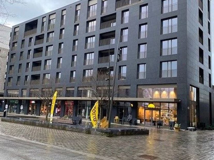 Modern 1-slaapkamerappartement met terras in Quartier Bleu te Hasselt<br />
Ligging<br />
Dit stijlvolle appartement is gelegen aan Kanaalpad 9 bus 3.
