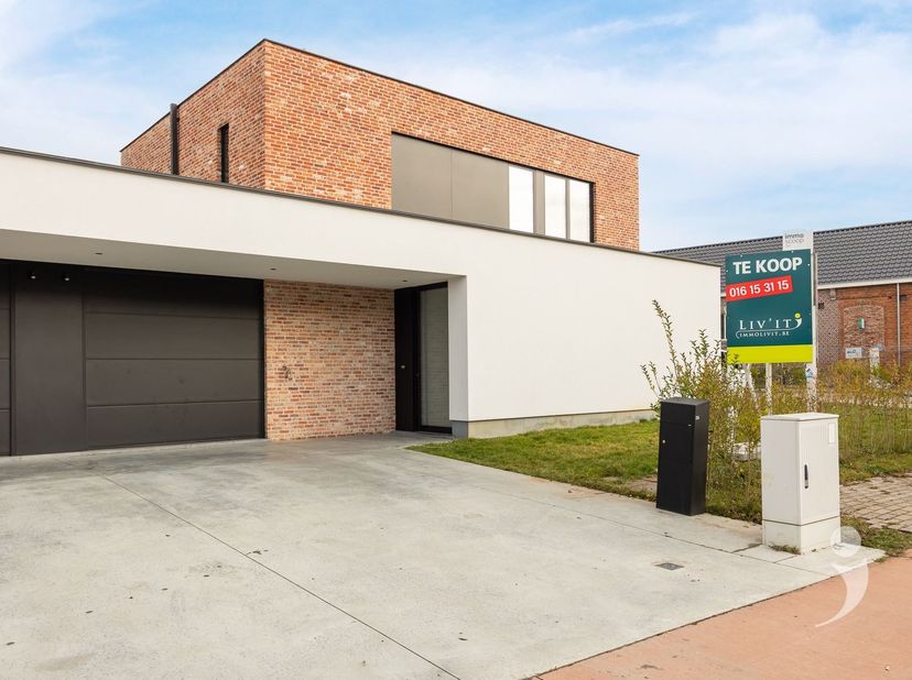 Superbe maison neuve à Houwaart !<br />
<br />
Découvrez cette magnifique maison neuve située dans le centre de Houwaart. L'année de construction de