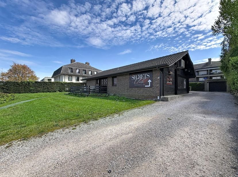 Huis te koop in Kortrijksesteenweg 315,
                    8530 Harelbeke