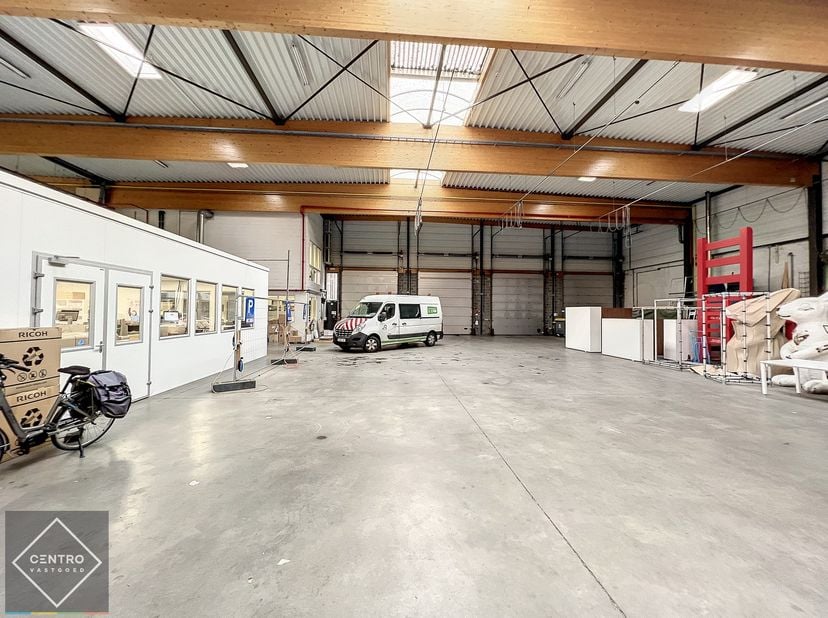 Bien professionnel à louer
                    à 8800 Roeselare