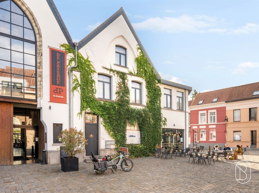 Appartement te koop in Sint-Martensplein 10 bus 101,
                    9600 Ronse