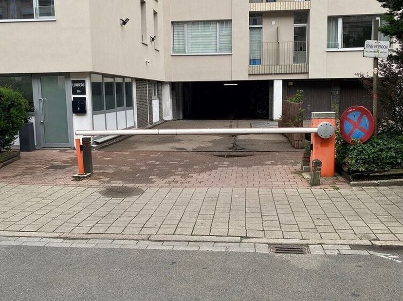 Garage te koop in Helenalei 24 bus -26,
                    2018 Antwerpen