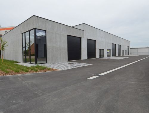                                         Opslagplaats te huur in Sint-Eloois-Vijve, € 1.100
