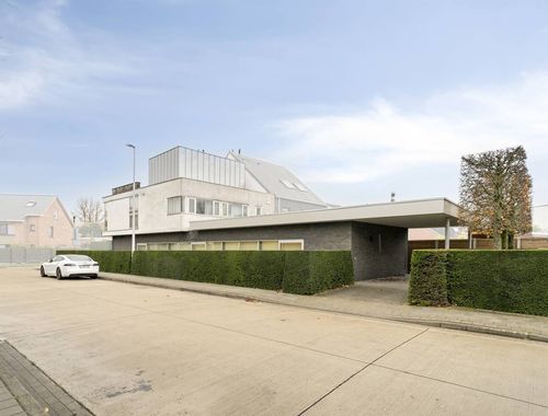                                         Bureaux avec habitation à vendre à Sint-Michiels, € 775.000
