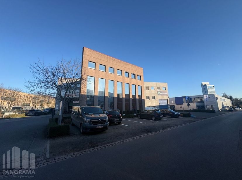 Bedrijfsvastgoed te huur in Twaalfapostelenstraat 20,
                    9051 Sint-Denijs-Westrem