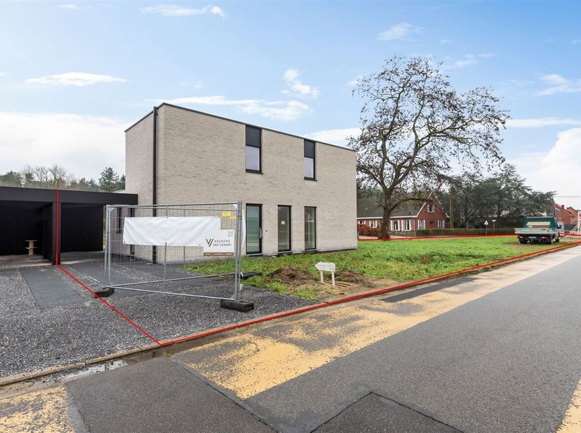 Moderne casco*nieuwbouwwoning in het groen van Zoerle-Parwijs<br />
Deze moderne nieuwbouwwoning werd ontworpen met aandacht voor comfort, energiezuin