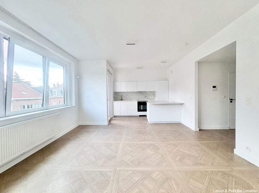 Appartement te huur in Rue Major Pétillon 17,
                    1040 Etterbeek