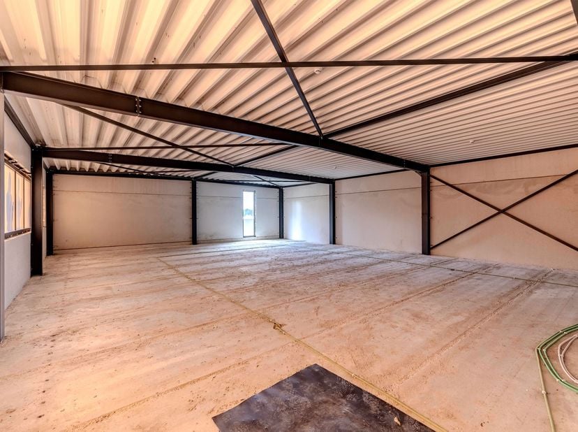 Espace de bureau/cabinet Casco de 219m²<br />
<br />
Le projet Bayot Business Park, récemment achevé, se trouve le long de la Poederleesteenweg à Ka